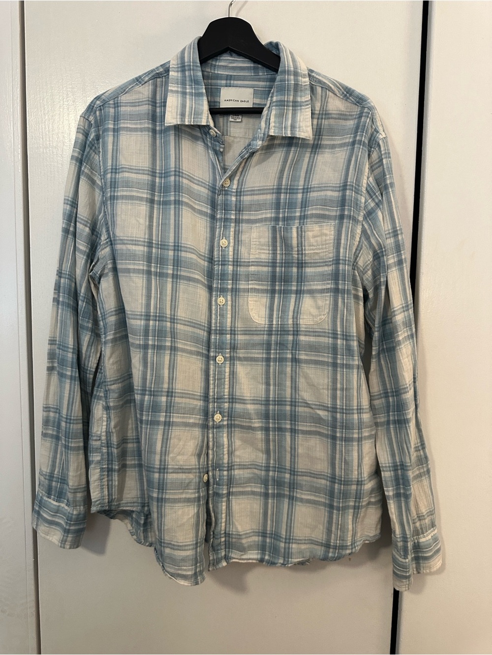 American Eagle Outfitters Blue and White Plaid Button-Up Shirt